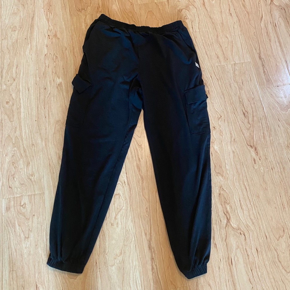 Vuori Women's Small Performance Cargo Joggers Black Pants VW4062 Sporty